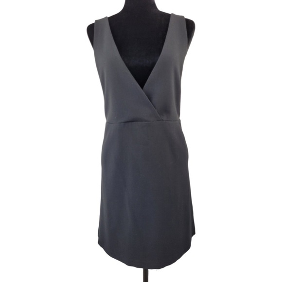 H&M Woman’s Black deep front/back v-neck dress size 10 US - Picture 1 of 11